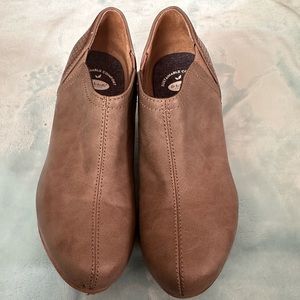 Dr Scholl’s wedge booties